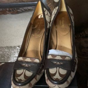 Used not new  little scratch on the heels